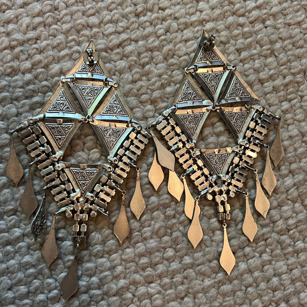 Dylanlex Geometric Silver Statement Earrings - image 4